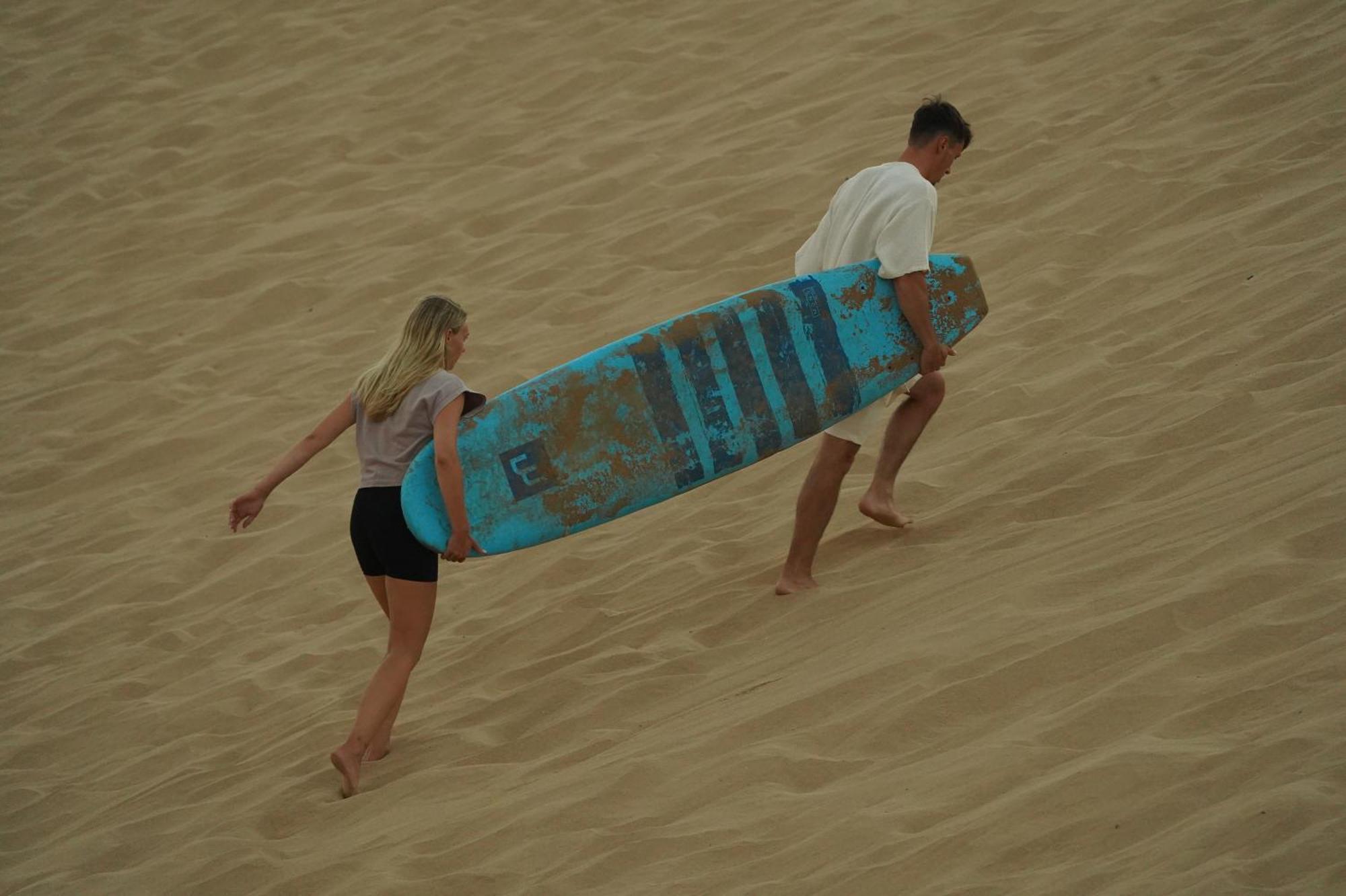 Waves Hunter Surf House Bed & Breakfast อกาดีร์ ภายนอก รูปภาพ