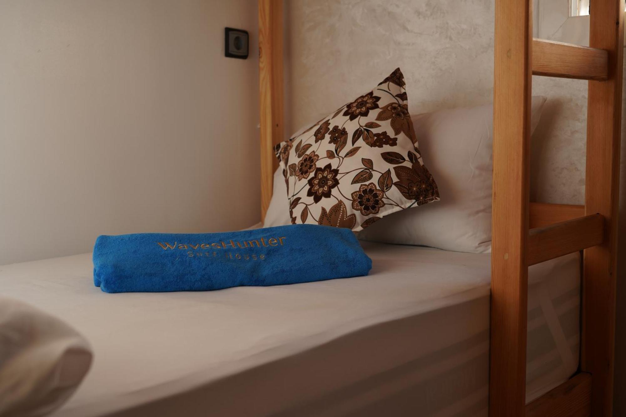 Waves Hunter Surf House Bed & Breakfast อกาดีร์ ภายนอก รูปภาพ