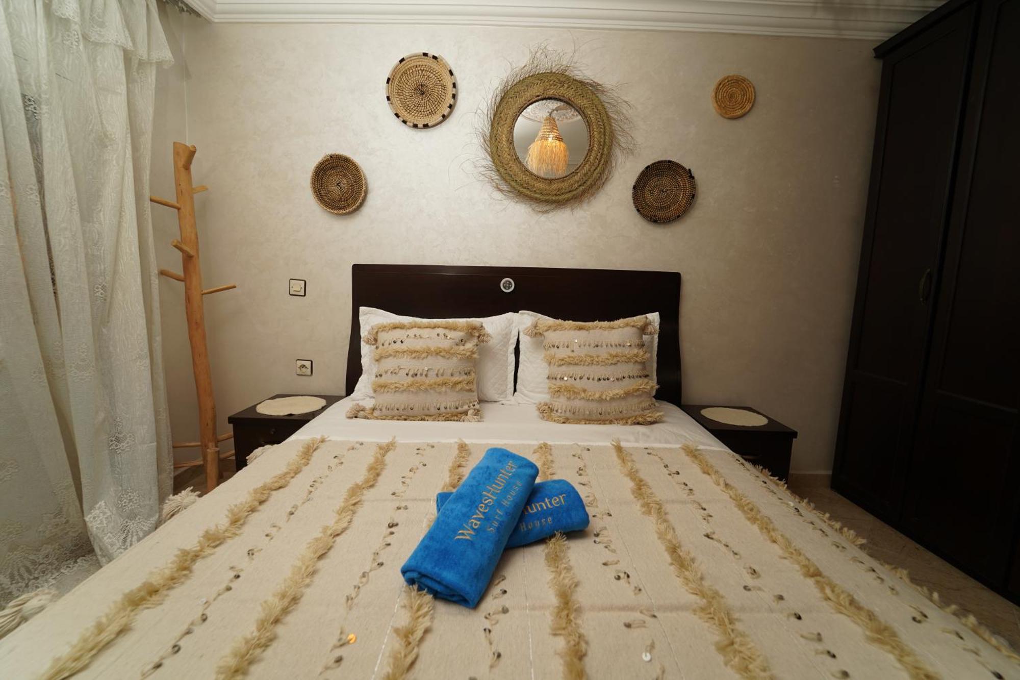 Waves Hunter Surf House Bed & Breakfast อกาดีร์ ภายนอก รูปภาพ
