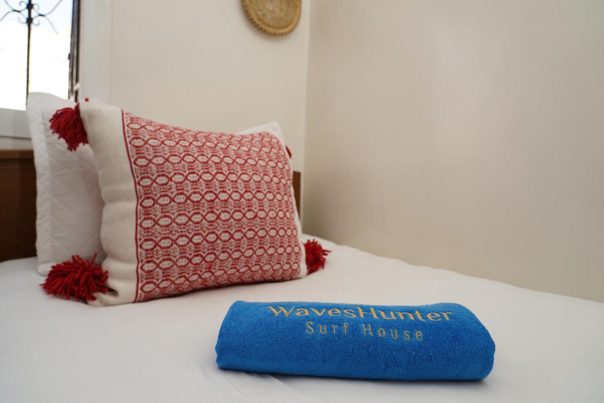 Waves Hunter Surf House Bed & Breakfast อกาดีร์ ภายนอก รูปภาพ