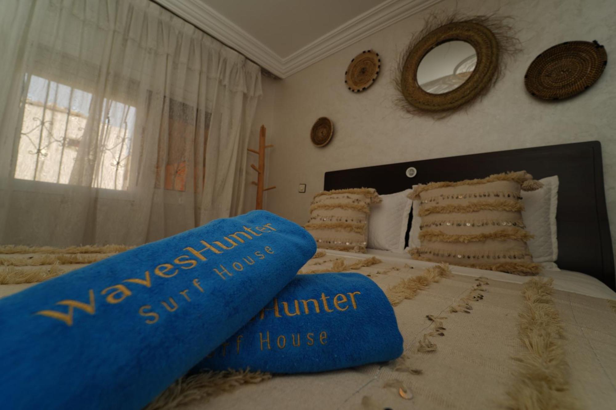Waves Hunter Surf House Bed & Breakfast อกาดีร์ ภายนอก รูปภาพ