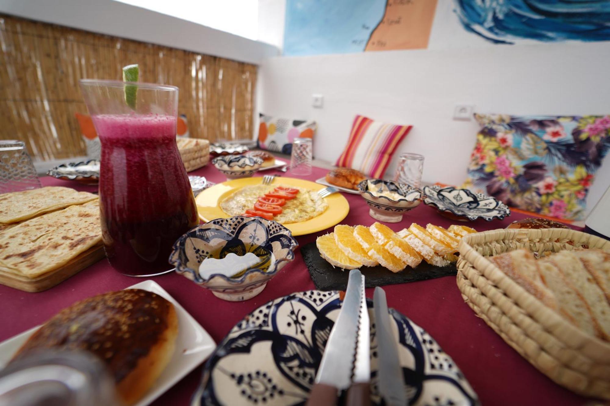 Waves Hunter Surf House Bed & Breakfast อกาดีร์ ภายนอก รูปภาพ