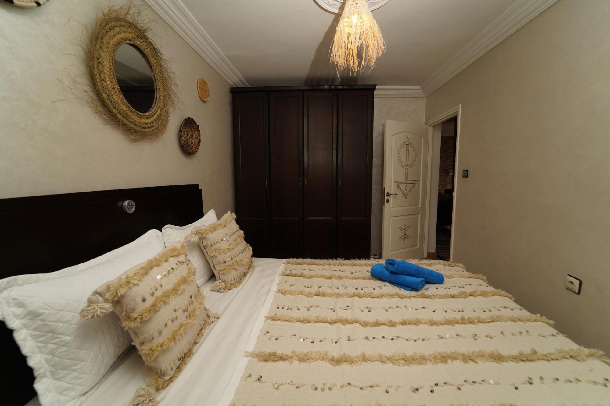 Waves Hunter Surf House Bed & Breakfast อกาดีร์ ภายนอก รูปภาพ