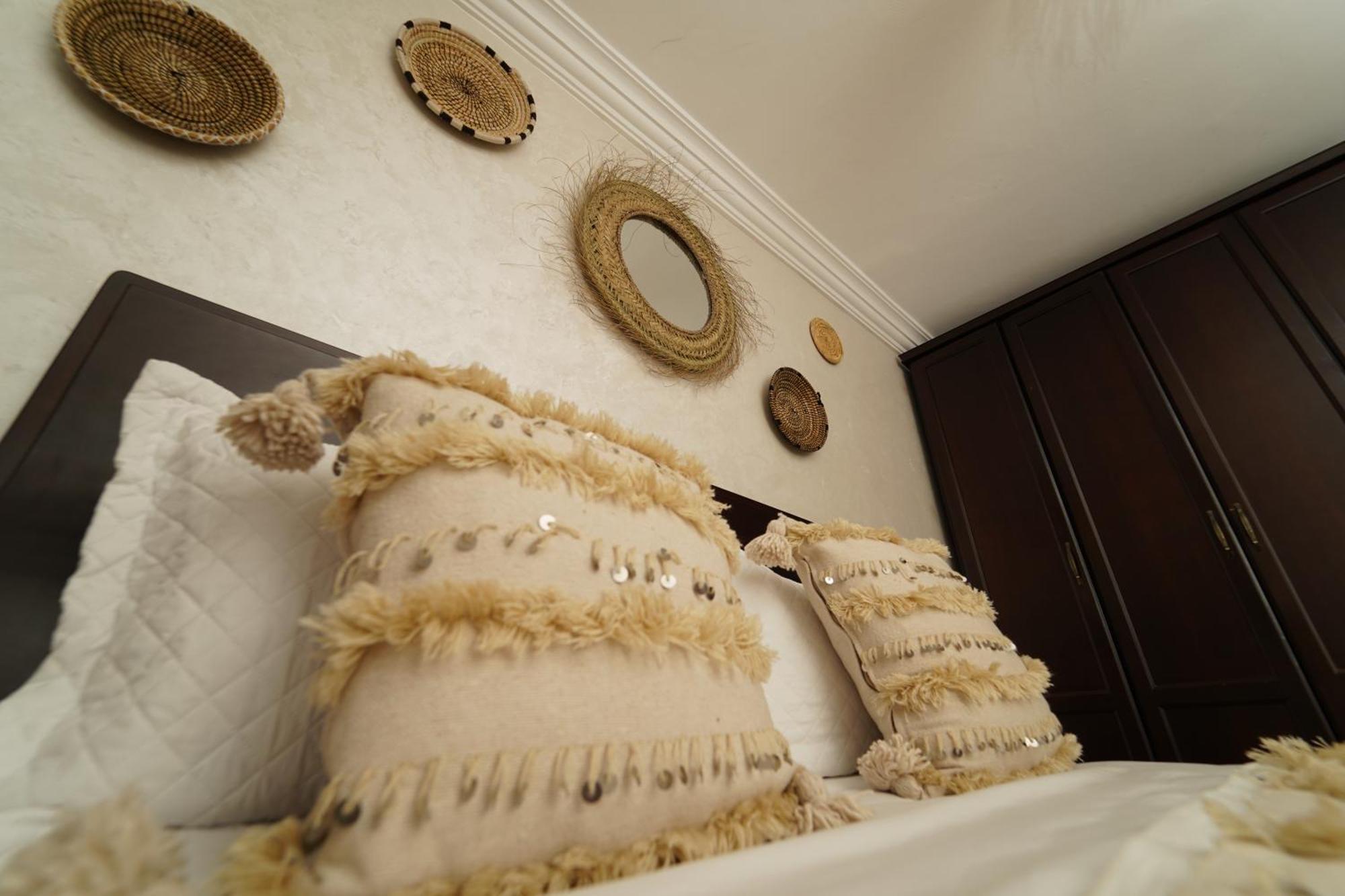 Waves Hunter Surf House Bed & Breakfast อกาดีร์ ภายนอก รูปภาพ