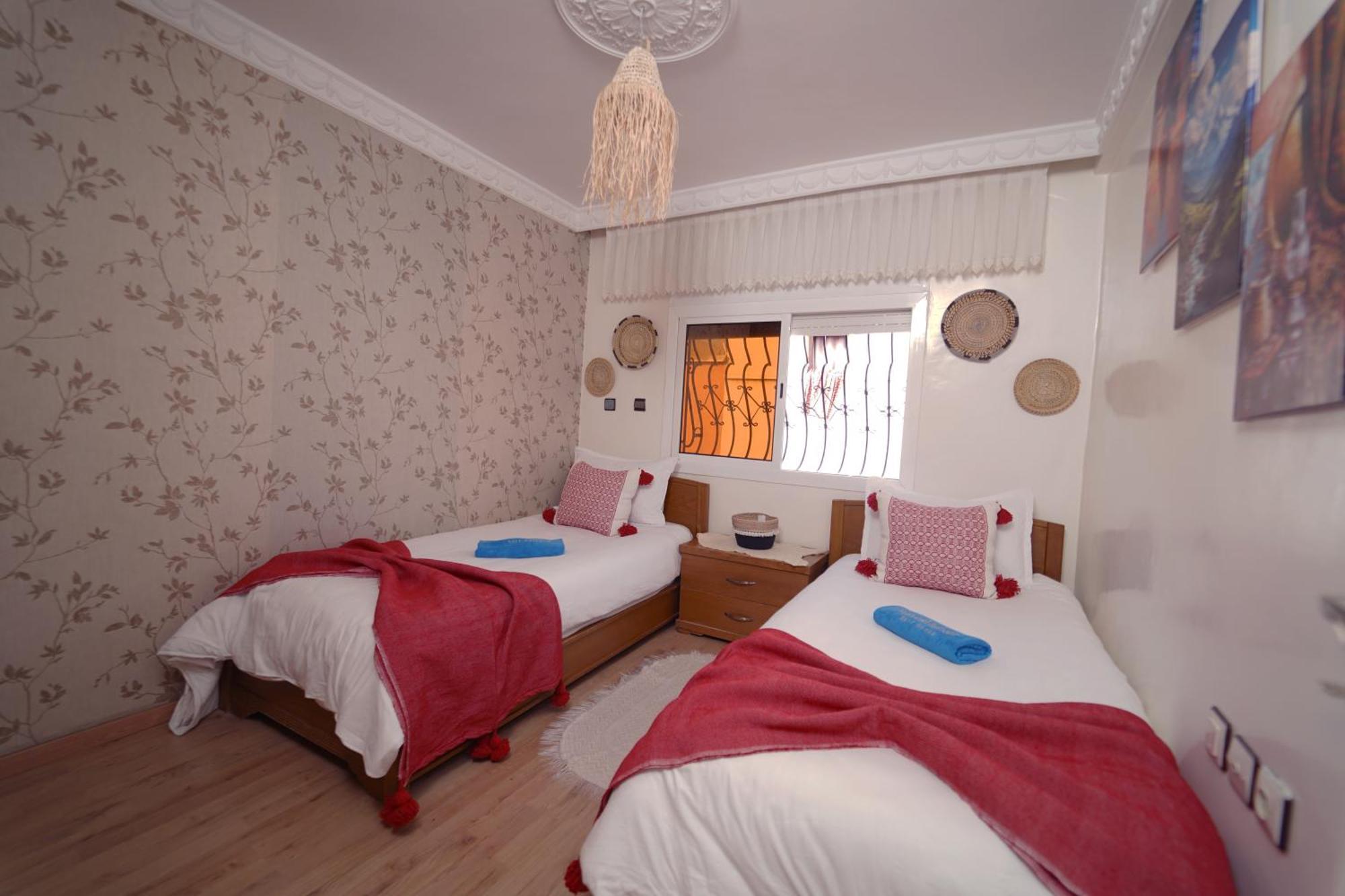 Waves Hunter Surf House Bed & Breakfast อกาดีร์ ภายนอก รูปภาพ