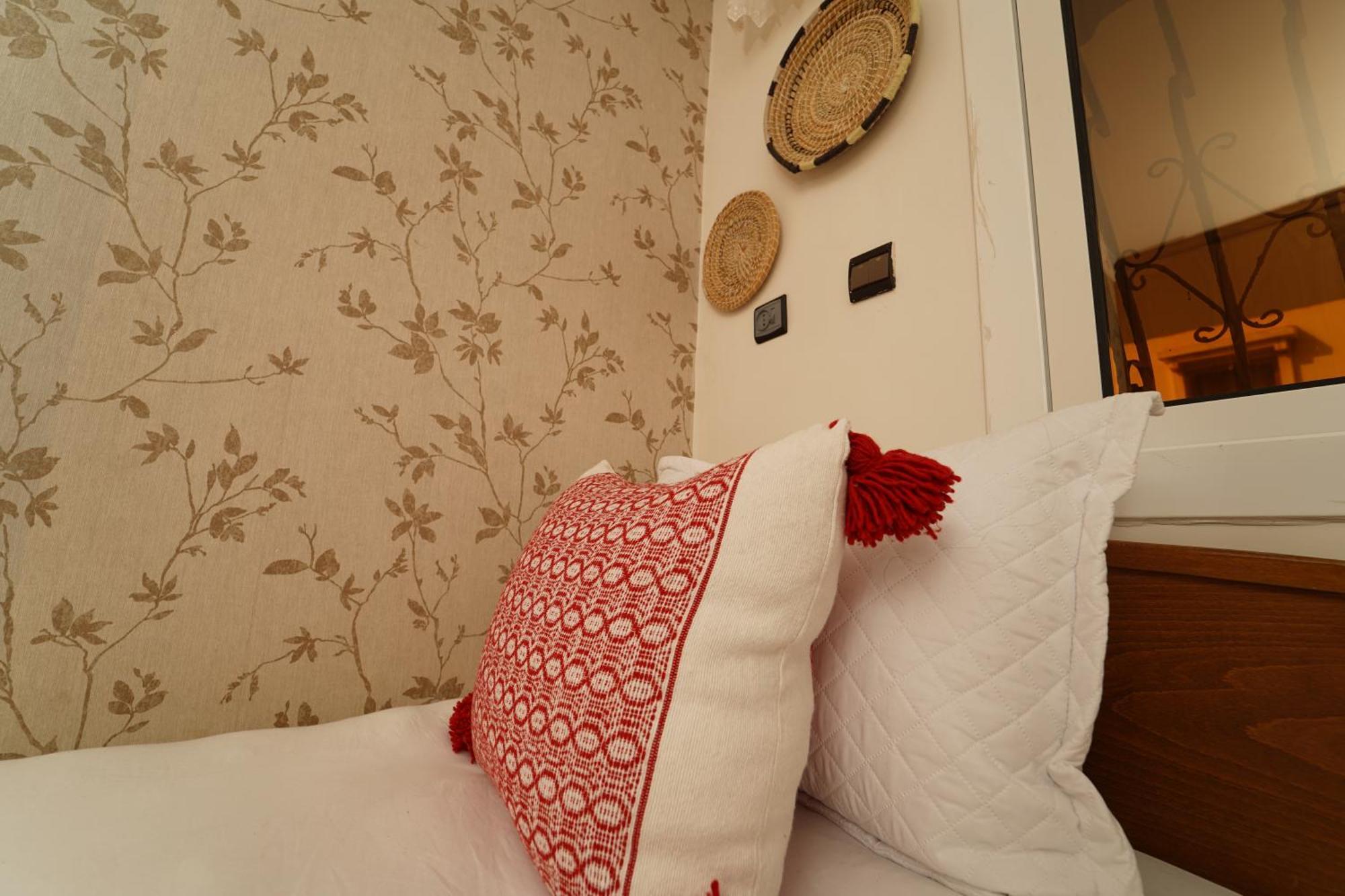 Waves Hunter Surf House Bed & Breakfast อกาดีร์ ภายนอก รูปภาพ