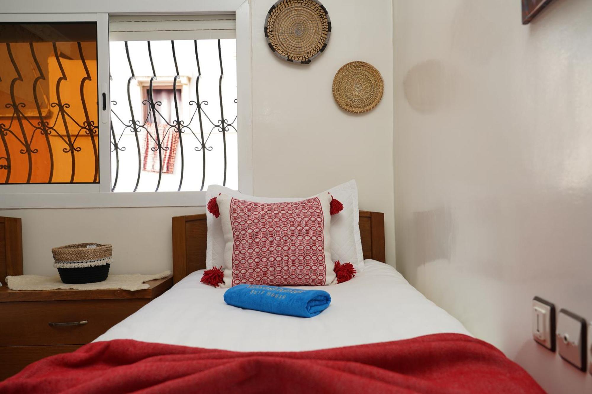 Waves Hunter Surf House Bed & Breakfast อกาดีร์ ภายนอก รูปภาพ