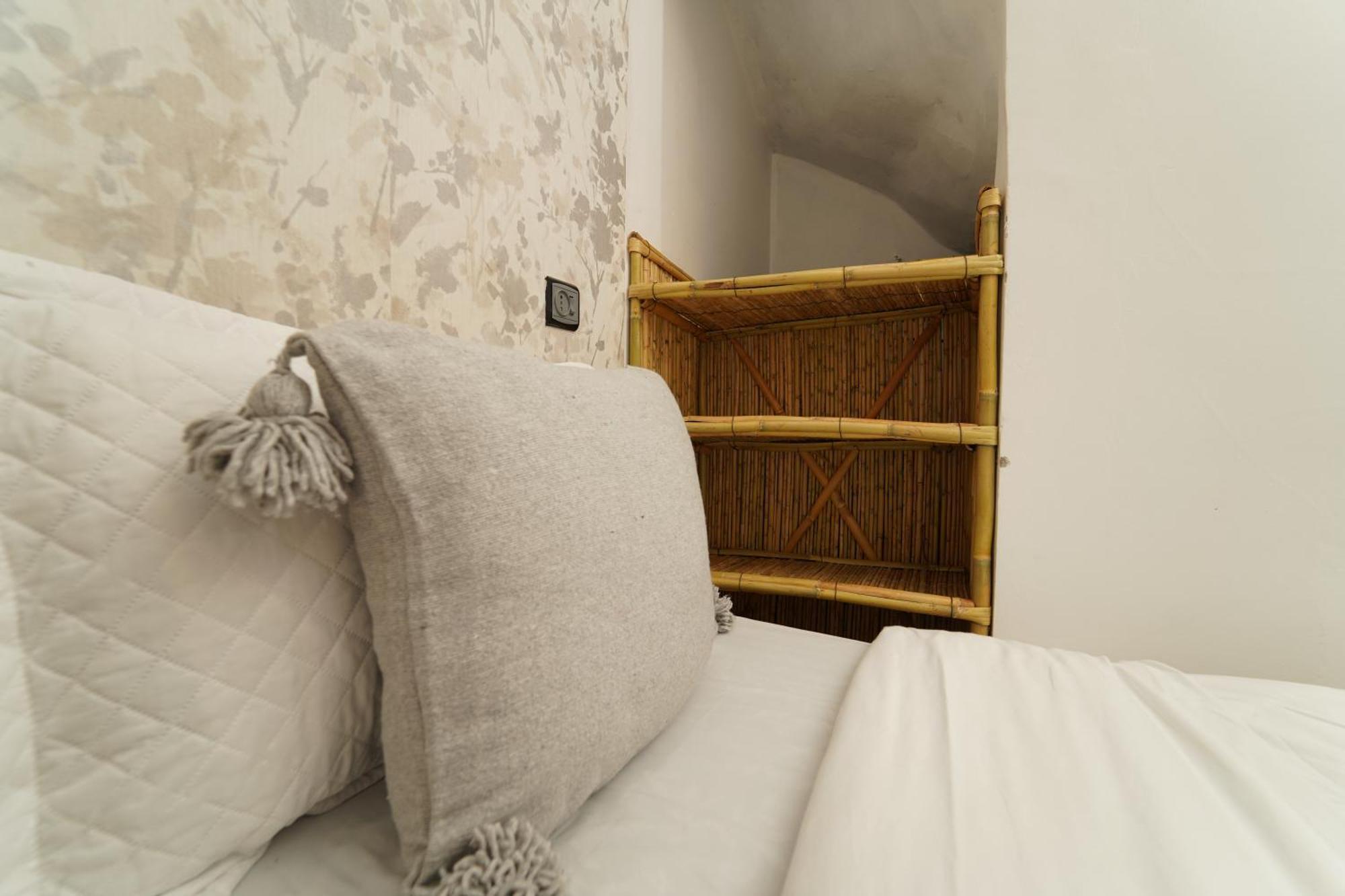 Waves Hunter Surf House Bed & Breakfast อกาดีร์ ภายนอก รูปภาพ