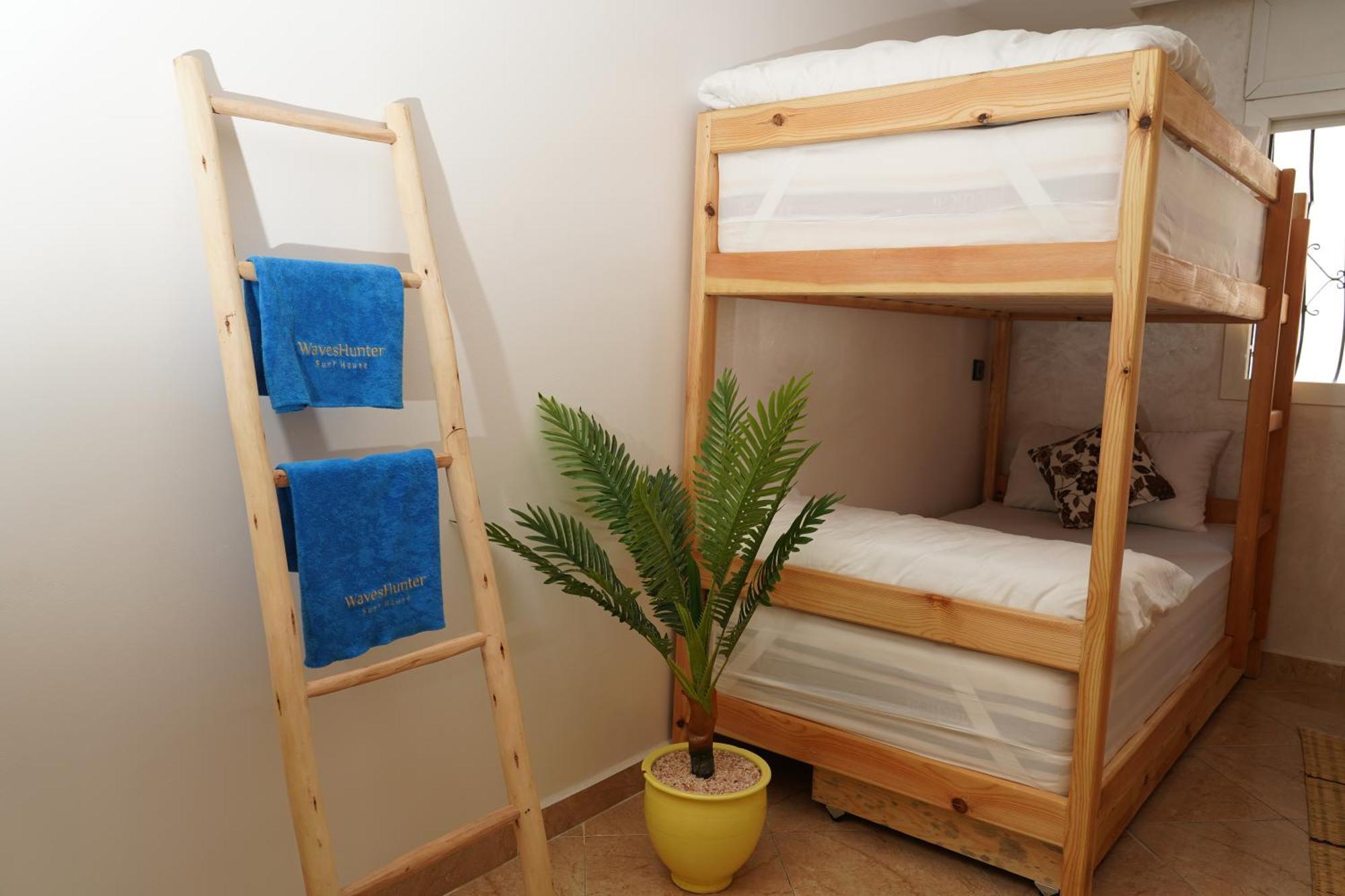 Waves Hunter Surf House Bed & Breakfast อกาดีร์ ภายนอก รูปภาพ